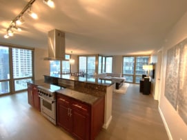 2 E Erie St, Unit 1902 in Chicago, IL - Building Photo - Building Photo