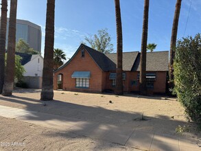 63 W Windsor Ave in Phoenix, AZ - Foto de edificio - Building Photo