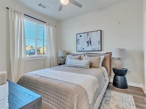 2850 N Bonnie Brae St in Denton, TX - Building Photo - Building Photo