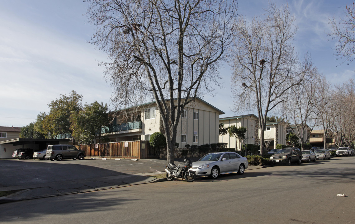 Tradewinds in Sunnyvale, CA - Building Photo