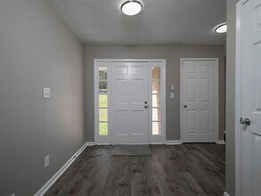 581 Autumn Ln in Marietta, GA - Building Photo - Building Photo