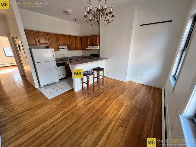 8 Milford St, Unit 4 in Boston, MA - Building Photo - Building Photo