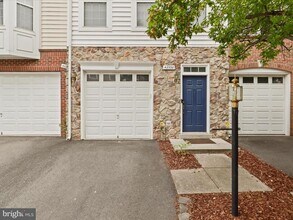 42538 Magellan Square in Ashburn, VA - Building Photo - Building Photo