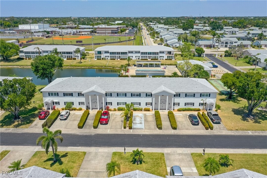 1473 Saddle Woode Dr in Ft. Myers, FL - Building Photo