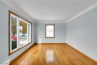 5617 E 139th St in Garfield Heights, OH - Building Photo - Building Photo