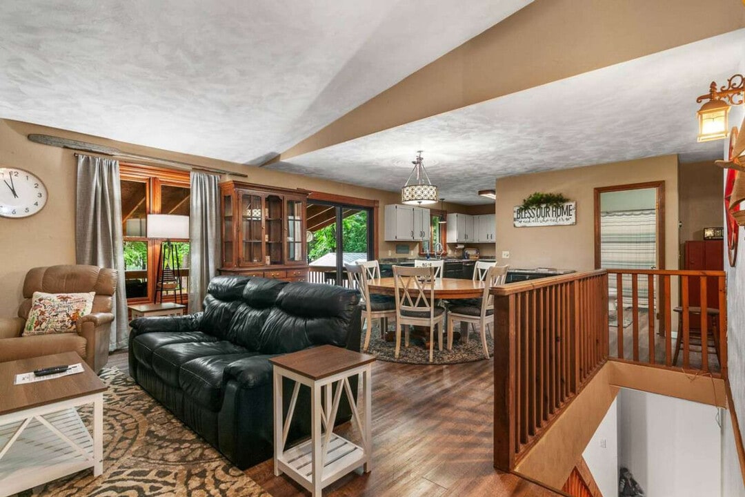 2210 E Dixon Lake Rd in Gaylord, MI - Building Photo