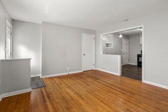 120 Gruenwald Ave in Neenah, WI - Building Photo - Building Photo