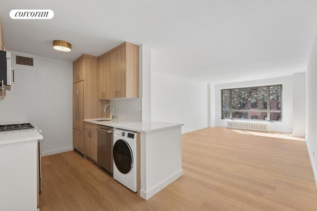 501 E 87th St in New York, NY - Building Photo - Building Photo