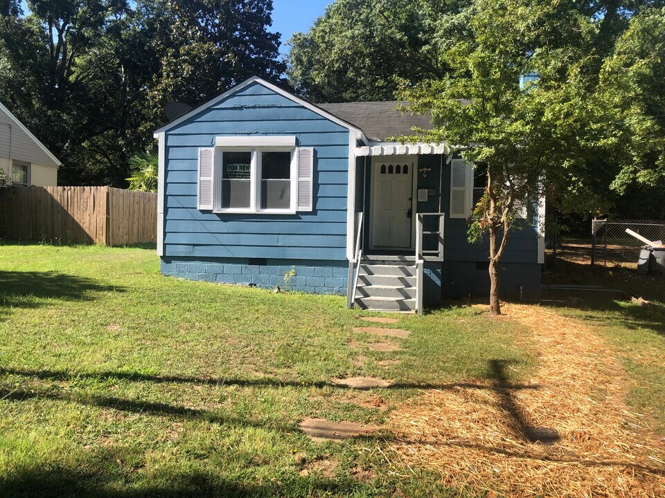 120 Elliott St in Spartanburg, SC - Building Photo