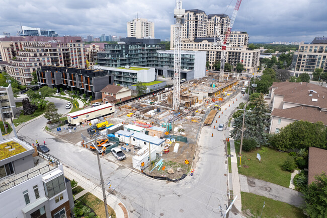 625 Sheppard in Toronto, ON - Building Photo - Building Photo