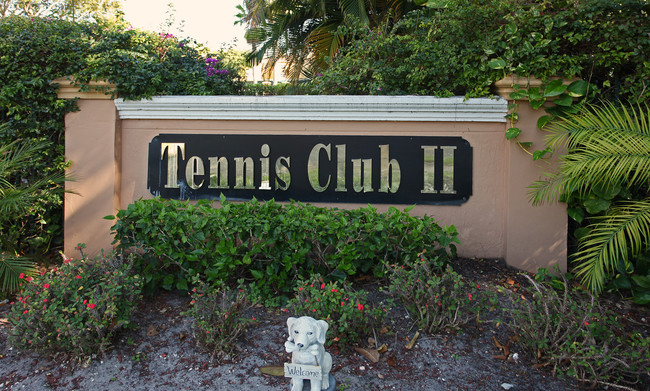 The Tennis Club II in Fort Lauderdale, FL - Building Photo - Building Photo