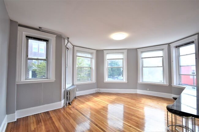 83 Glenville Ave, Unit 3
