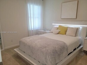 5517 Amusement Ave in Fort Pierce, FL - Building Photo - Building Photo