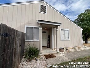 7419 Branston in San Antonio, TX - Building Photo - Building Photo