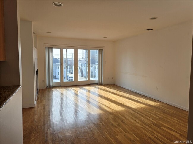 269 E Broadway in Long Beach, NY - Building Photo - Building Photo