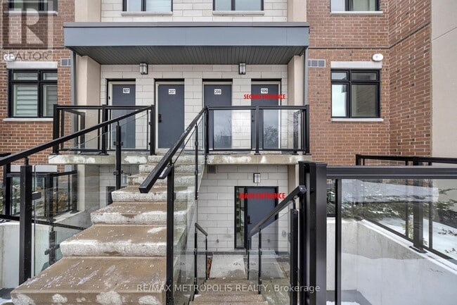 1115 Douglas McCurdy Cmn in Mississauga, ON - Building Photo - Building Photo