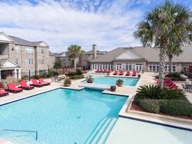 The Grove at Mobile - Student Apartments in Mobile, AL - Building Photo