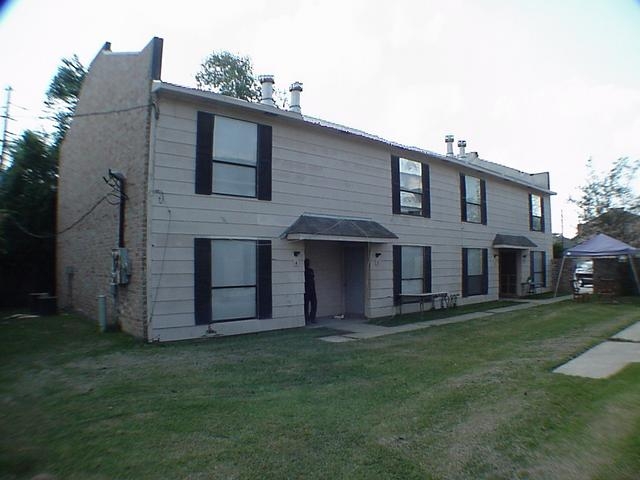 1910 Southpointe Dr in Baton Rouge, LA - Foto de edificio - Building Photo