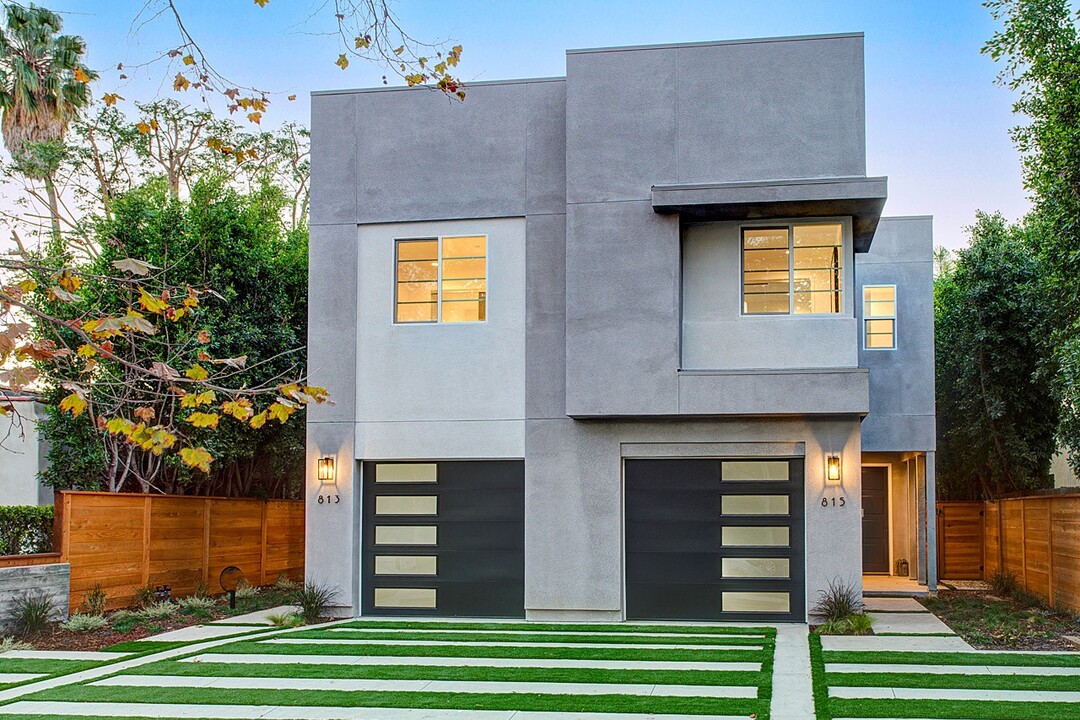 813 N Orange Dr in Los Angeles, CA - Building Photo