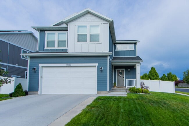 property at 7788 N Willow Oak Way