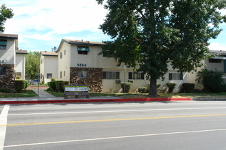 4854 Hazeltine Ave in Sherman Oaks, CA - Building Photo - Building Photo