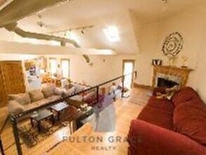 2239 N Clybourn Ave-Unit -2AR in Chicago, IL - Building Photo - Building Photo