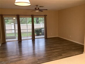 8649 Athena Ct in Lehigh Acres, FL - Foto de edificio - Building Photo