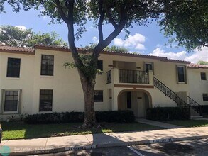 2950 Olivewood Terrace in Boca Raton, FL - Building Photo - Building Photo