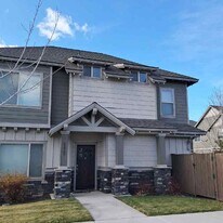 62907 NE Nolan St in Bend, OR - Building Photo