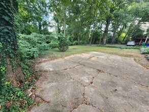 2431 N Decatur Rd in Decatur, GA - Building Photo - Building Photo