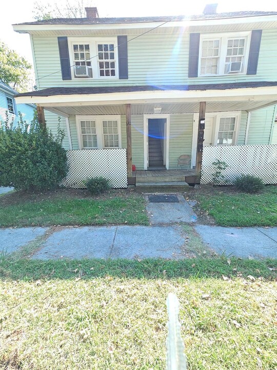 120 Channing Ave-Unit -Apt 1 in Portsmouth, VA - Building Photo