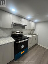 1511 Farmstead Dr in Milton, ON - Building Photo - Building Photo