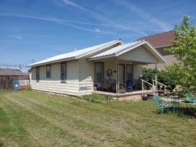1911 1st Ave in Canyon, TX - Building Photo