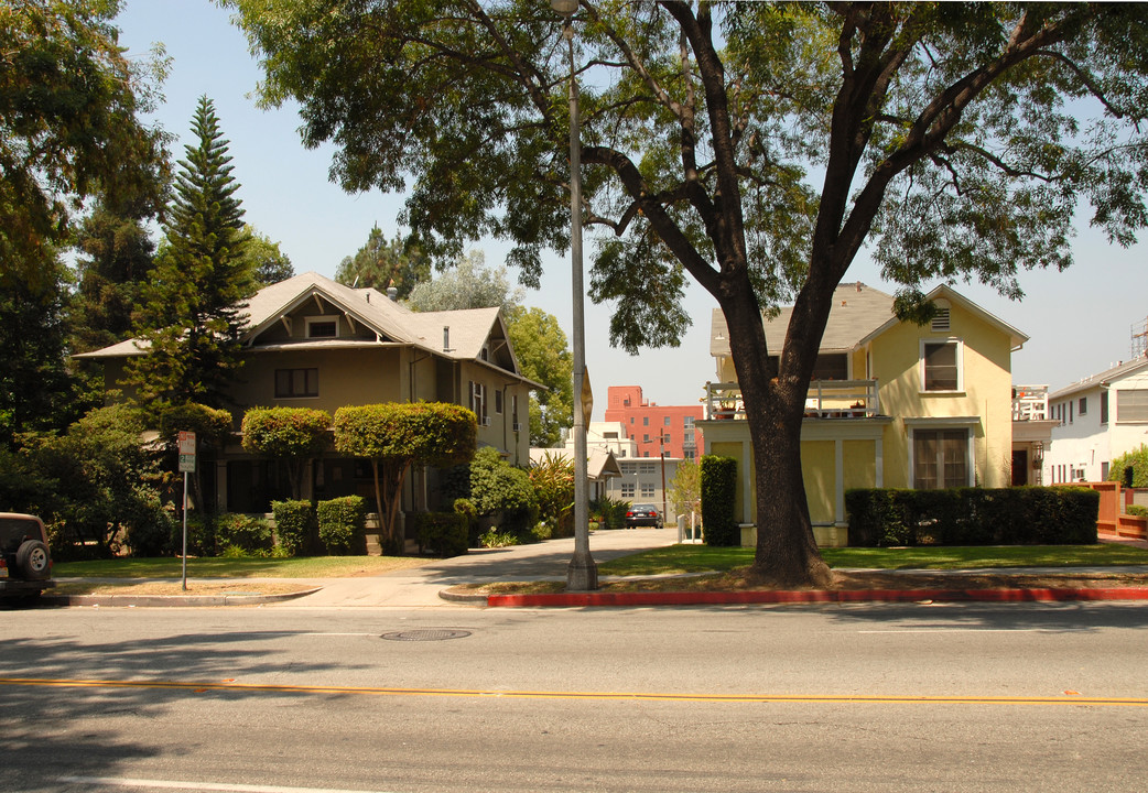 229 S Marengo Ave in Pasadena, CA - Building Photo