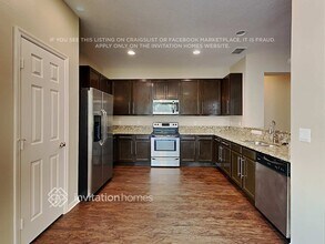 1317 SW California Blvd in Port St. Lucie, FL - Foto de edificio - Building Photo