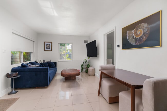 1627 NE 17th Ter, Unit 1627 Echelon in Fort Lauderdale, FL - Building Photo - Building Photo