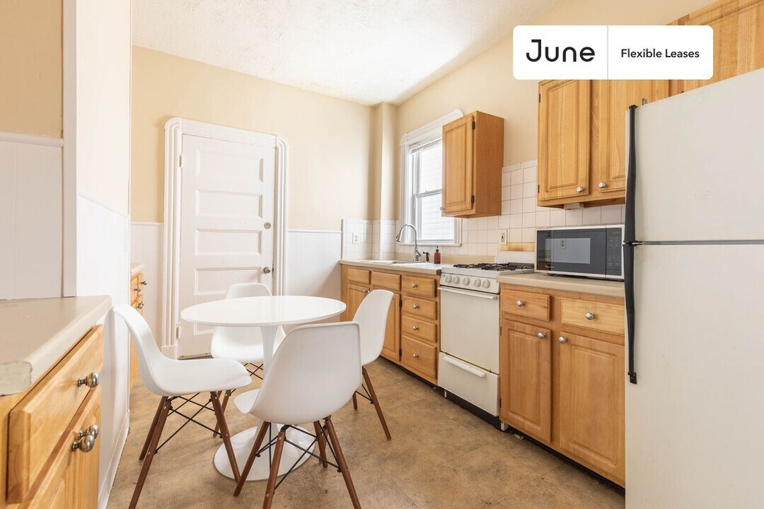 789 Columbia Rd Photo