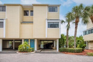 1500 Sunset Rd in Tarpon Springs, FL - Building Photo