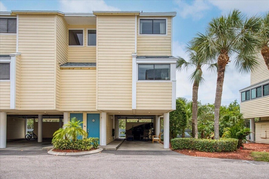1500 Sunset Rd in Tarpon Springs, FL - Building Photo