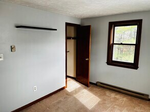 186 Twombley Rd in Sanford, ME - Foto de edificio - Building Photo