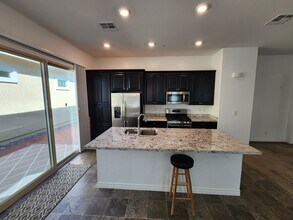 217 Bennett Pointe Ave in Henderson, NV - Building Photo - Building Photo