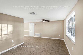 9900 Lakeside Ln in Port Richey, FL - Building Photo - Building Photo