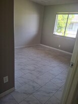 4 Del Prado Blvd in Cape Coral, FL - Building Photo