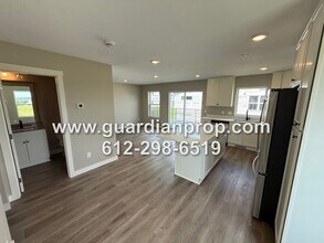 8863 Granite Ct in Woodbury, MN - Building Photo - Building Photo