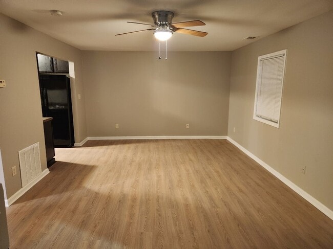 6354 Shannon Pky in Union City, GA - Foto de edificio - Building Photo