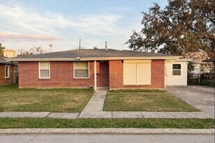 4 Gretna Blvd, Unit 2 in Gretna, LA - Building Photo