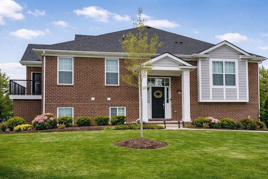 49773 Lantern Wy in Canton, MI - Building Photo