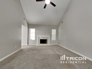 957 Ashton Oak Cir in Stone Mountain, GA - Building Photo - Building Photo