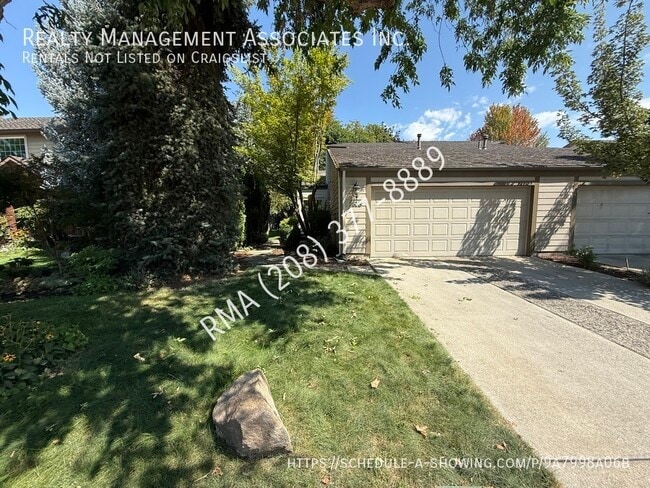 property at 4600 Savannah Ln