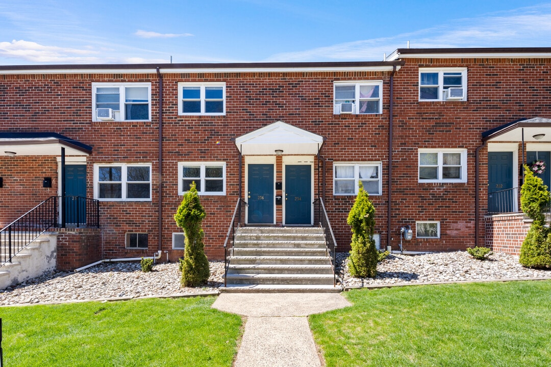 227 S 7th Ave in Highland Park, NJ - Building Photo